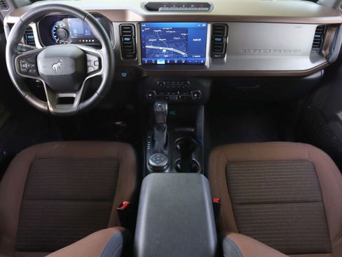 Used 2023 Ford Bronco Outer Banks w/ Sasquatch Package AWD/4WD image 7