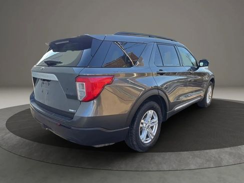 Used 2020 Ford Explorer XLT w/ Comfort Package image 5