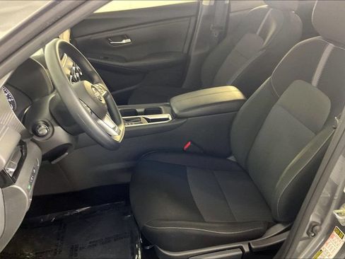 Used 2025 Nissan Sentra SV FWD image 32