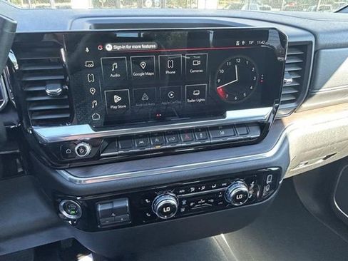 Used 2025 GMC Sierra 1500 SLT image 17