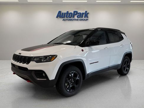 Used 2024 Jeep Compass Trailhawk AWD/4WD image 6