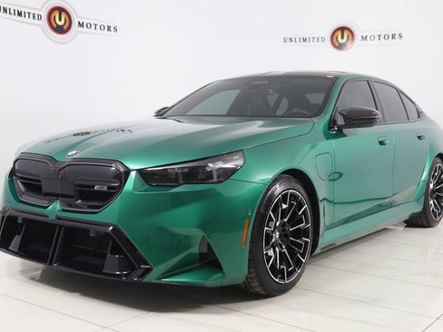 Used 2025 BMW M5 w/ Carbon Package image 5