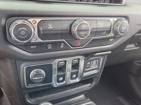 Used 2025 Jeep Wrangler Sport AWD/4WD image 18