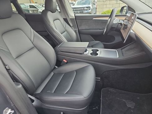 Used 2023 Tesla Model Y Long Range image 10