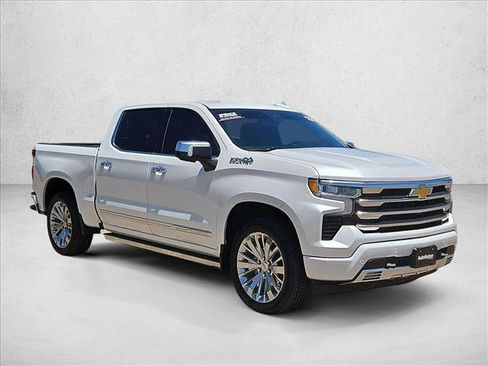 Used 2023 Chevrolet Silverado 1500 High Country w/ High Country Premium Package AWD/4WD image 9