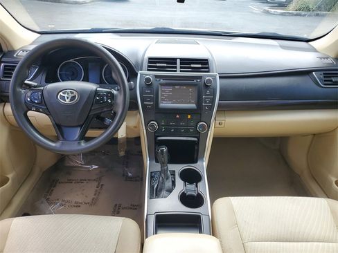 Used 2017 Toyota Camry LE image 17