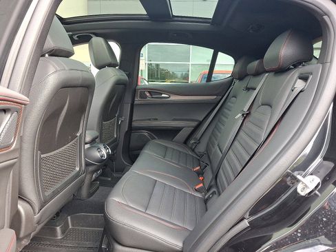 Used 2024 Alfa Romeo Stelvio Quadrifoglio image 10