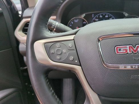 Used 2018 GMC Acadia Denali w/ Technology Package FWD image 28