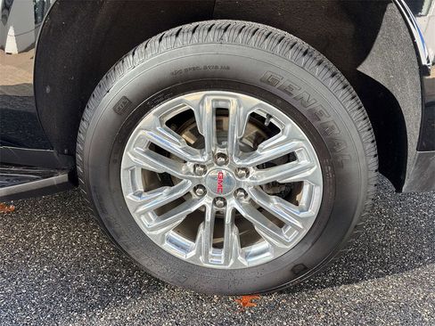Used 2021 GMC Yukon XL SLT w/ SLT Premium Package image 7
