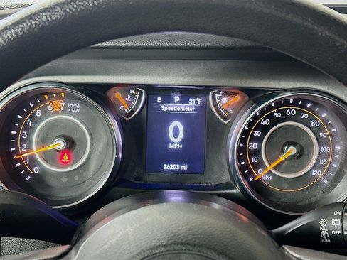 Used 2023 Jeep Wrangler Willys image 12