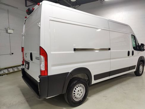 Used 2024 RAM ProMaster 2500 w/ Convenience Group FWD image 5