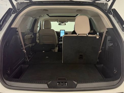 Used 2022 Ford Explorer Limited w/ Limited Technology Package image 29
