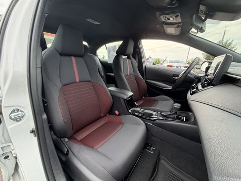 Used 2025 Toyota Corolla SE FWD image 26