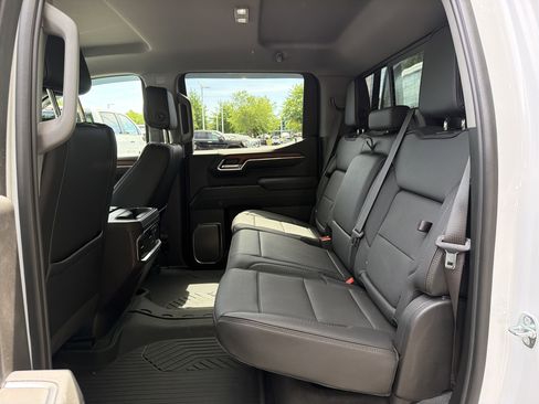 Used 2023 GMC Sierra 1500 Denali w/ Technology Package AWD/4WD image 32