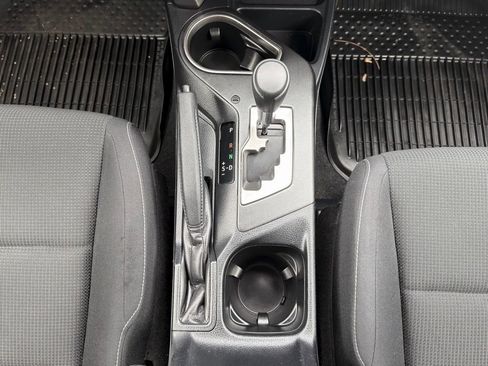 Used 2017 Toyota RAV4 XLE AWD/4WD image 2