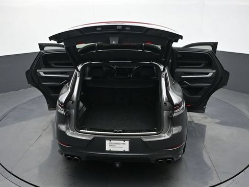 Certified 2025 Porsche Cayenne AWD/4WD image 26