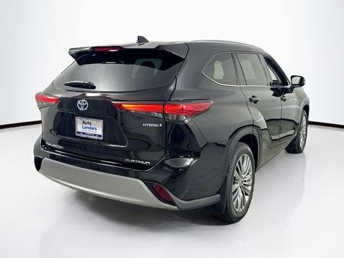 Used 2020 Toyota Highlander Platinum image 5