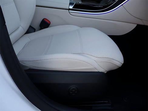 Certified 2025 Mercedes-Benz C 300 4MATIC Sedan image 12