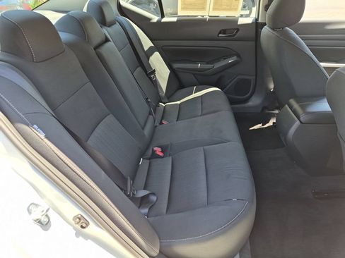 Used 2025 Nissan Altima 2.5 SV FWD image 30