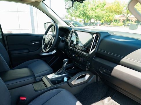 New 2025 Nissan Frontier SV w/ SV Convenience Package image 30