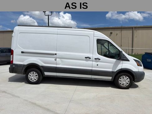 Used 2018 Ford Transit 250 148 Medium Roof RWD image 4
