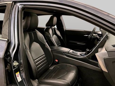Used 2019 Toyota Avalon Touring w/ Advanced Safety Package FWD image 7
