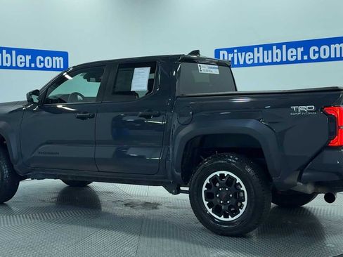 Used 2025 Toyota Tacoma TRD Off-Road AWD/4WD image 5