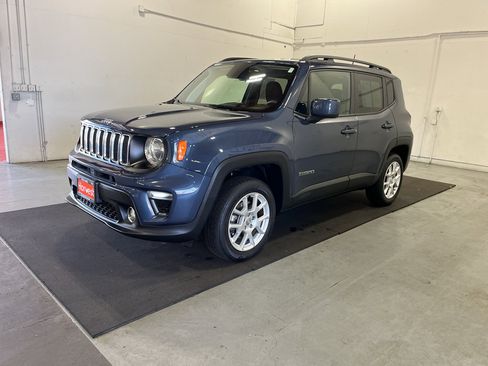 Used 2020 Jeep Renegade Latitude AWD/4WD image 3