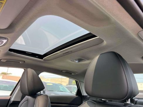 Certified 2023 Hyundai Elantra Limited w/ Preferred Accessory Package FWD image 20