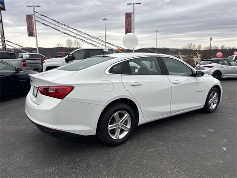 Used 2024 Chevrolet Malibu LS w/ Driver Confidence Package image 4