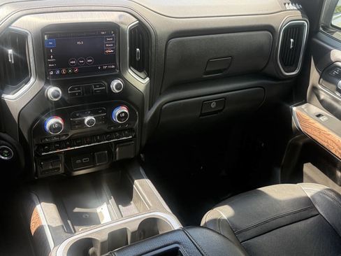 Used 2019 GMC Sierra 1500 Denali w/ Denali Ultimate Package AWD/4WD image 11