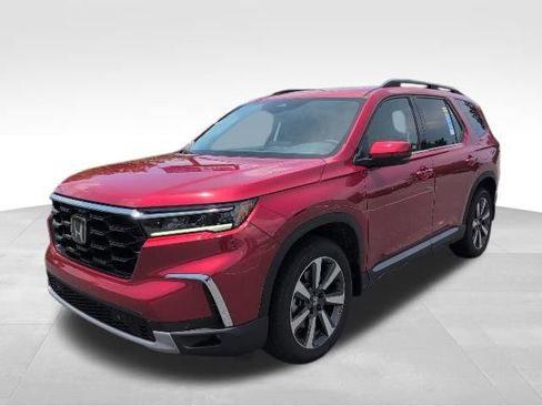 New 2025 Honda Pilot TrailSport image 2