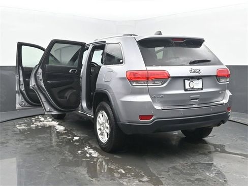 Used 2018 Jeep Grand Cherokee Laredo image 56