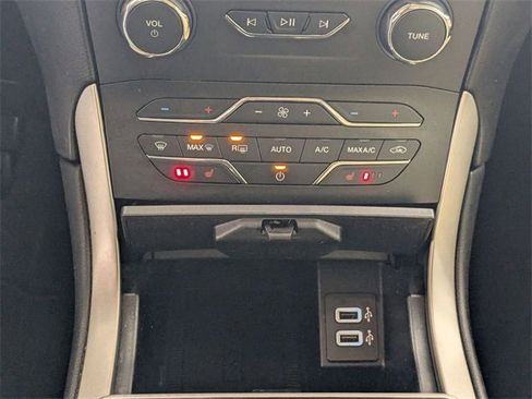 Used 2019 Ford Edge SEL w/ Equipment Group 201A image 22