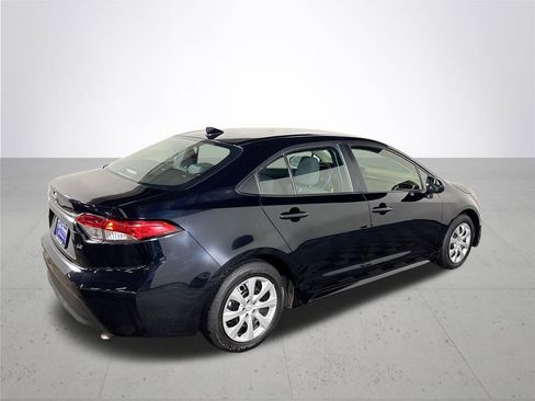 Used 2024 Toyota Corolla LE image 6