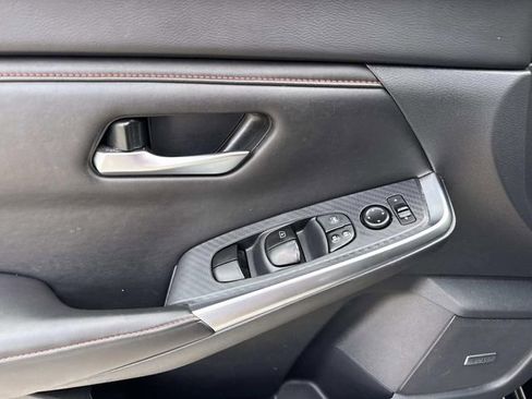 Used 2025 Nissan Sentra SR w/ SR Premium Package FWD image 20