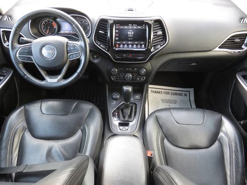 Used 2019 Jeep Cherokee Limited image 12