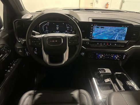 Used 2025 GMC Sierra 1500 SLT AWD/4WD image 40