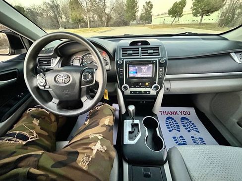 Used 2014 Toyota Camry LE image 16