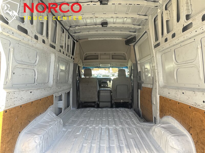 Used 2019 Nissan NV 2500 SV RWD image 12