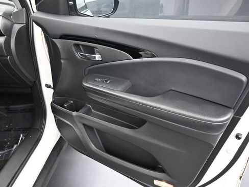 Used 2017 Honda Pilot Touring image 47