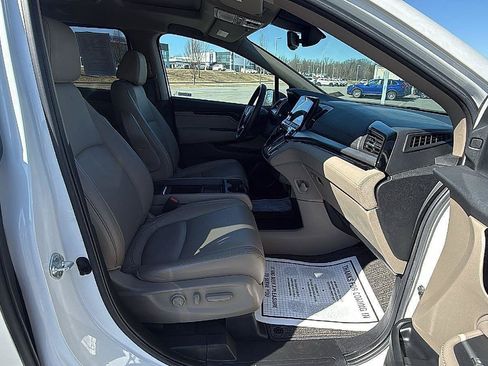 Used 2023 Honda Odyssey Touring image 18