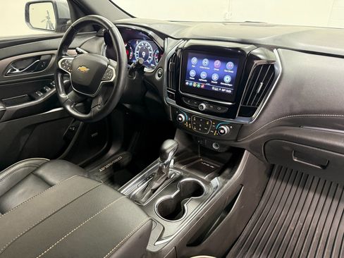 Used 2023 Chevrolet Traverse Premier image 30
