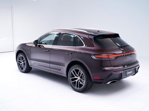 Certified 2026 Porsche Macan AWD/4WD image 3