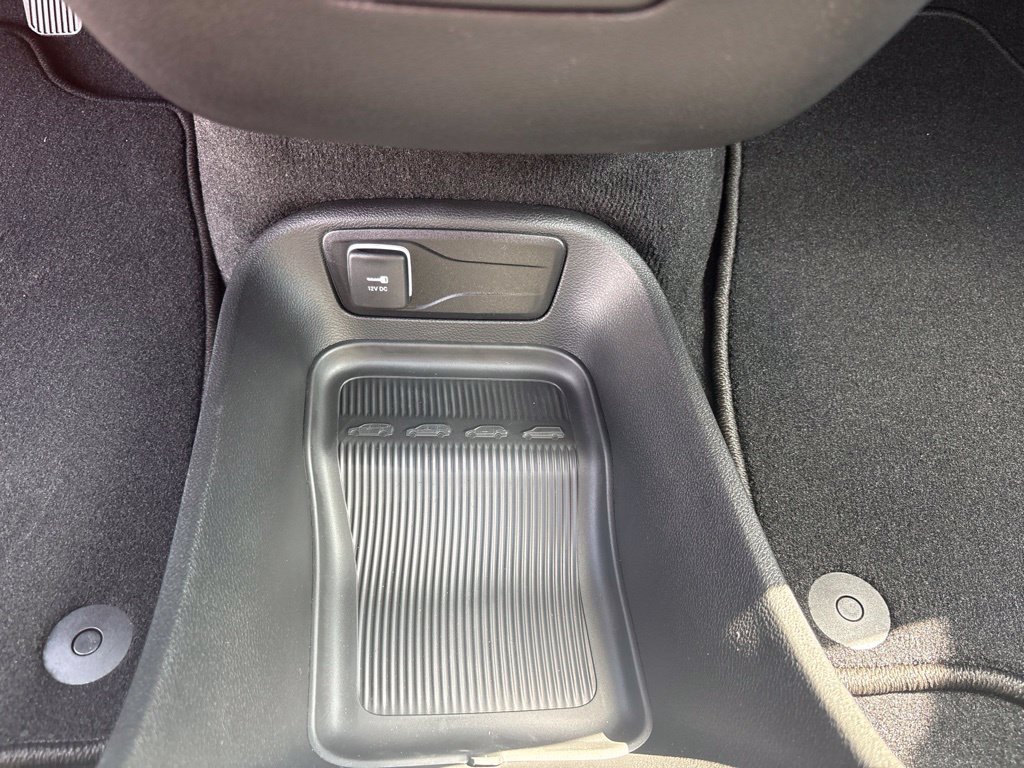 New 2027 Chrysler Pacifica Select FWD image 21