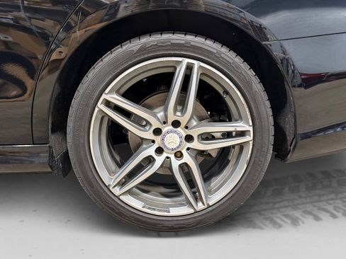 Used 2017 Mercedes-Benz E 300 4MATIC image 53