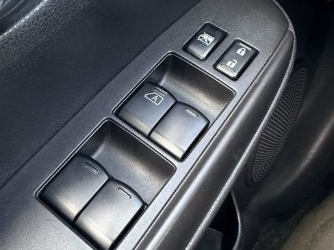 Used 2015 Nissan Versa Note SV image 21