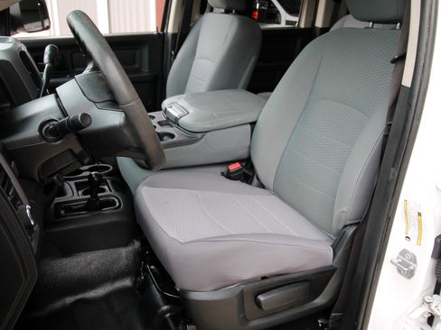 Used 2018 RAM 3500 Tradesman w/ Chrome Appearance Group image 22