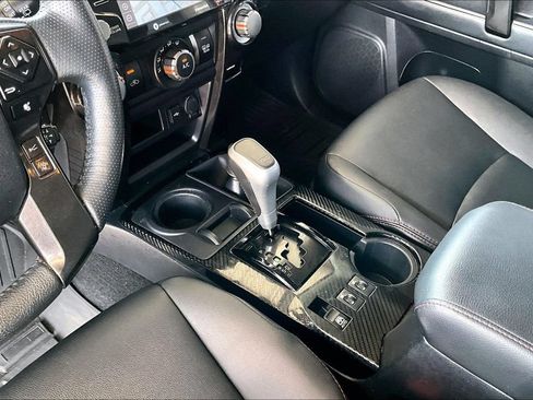 Used 2023 Toyota 4Runner TRD Off-Road Premium AWD/4WD image 18