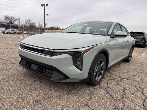 New 2026 Kia K4 LXS image 22